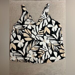 Old Navy Black and Cream Floral Camisole size Medium